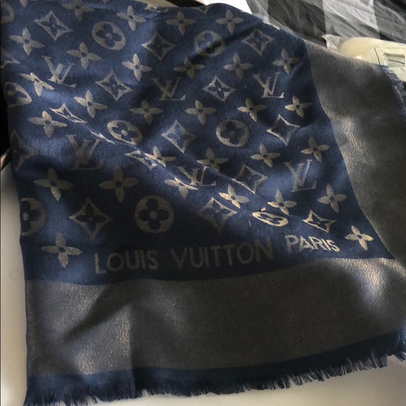 navy blue louis vuitton scarf